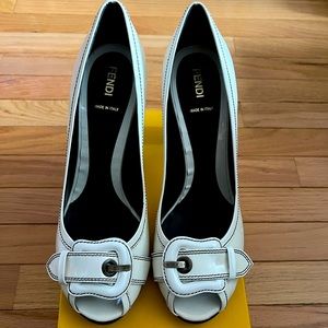 Fendi white patent leather shoe in size 42